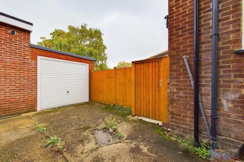 CAM01320G0-PR0126-STILL018.jpg