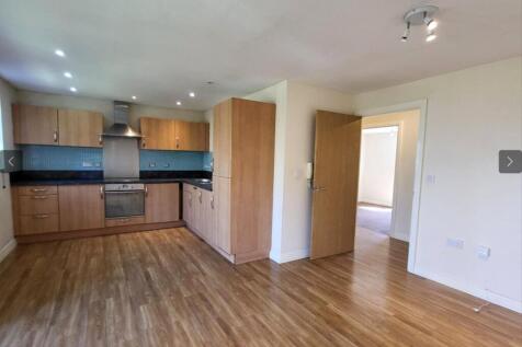 Fuller Close, Bushey Heath, Herts, WD23 photo 3