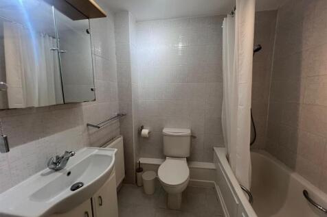 orchard bathroom.jpg