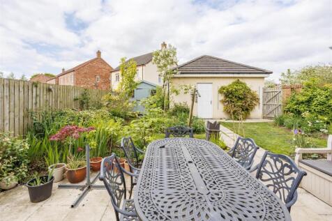 7_Driffield Avenue_27.jpg