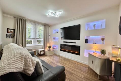 Floorsburn Crescent, Johnstone lounge