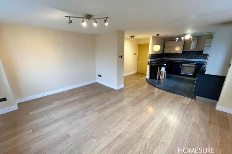 Living Room/Kitch...