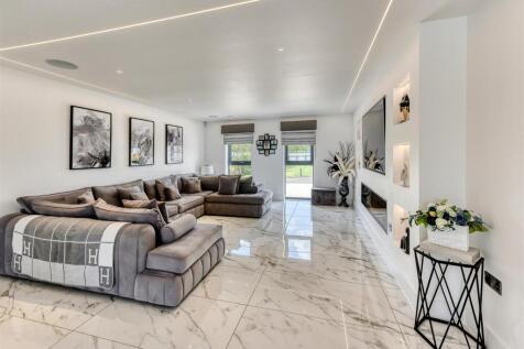 Meadow View, Mile Flat-Kitchen Family Room (11).jp