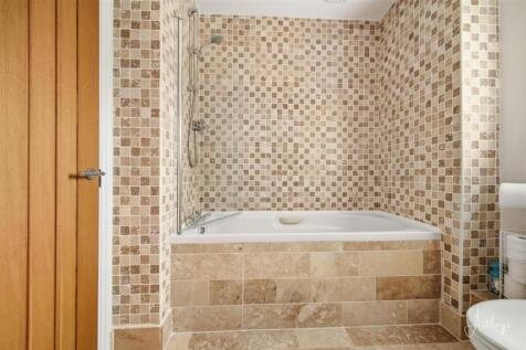 Family bathroom/w.c.