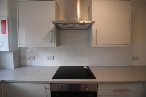 Bremen Gardens, Andover, Hampshire  photo 4