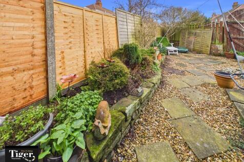 CAM02176G0-PR0819...