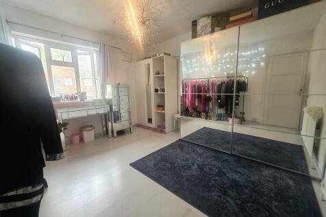 WhatsApp Image 20...