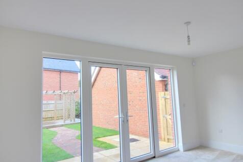 Nicholson Way   Waterlooville   UNFURNISHED photo 4