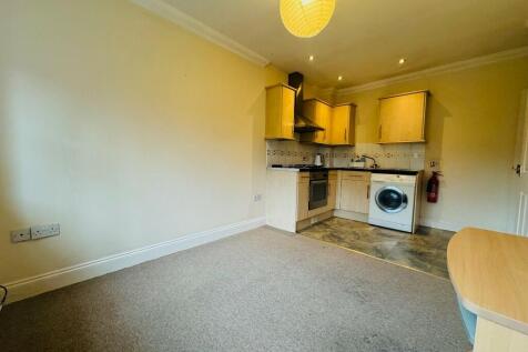 Cambridge Street, Luton, Bedfordshire, LU1 photo 3