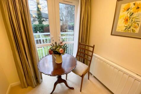 dining area in lounge.jpg