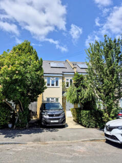 Spacious Three Double Bedroom Family Home with Of