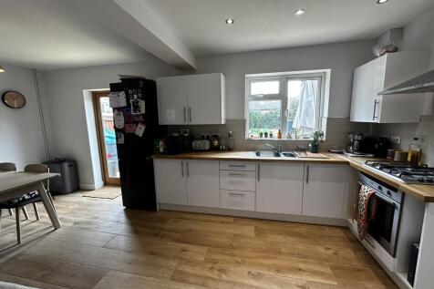 Westfield Avenue, Oakham photo 3