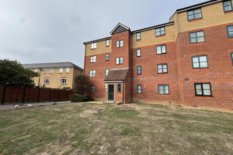 Large 2 bedroom flat
