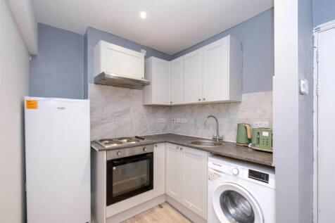 65 Woodford Road-8.jpg