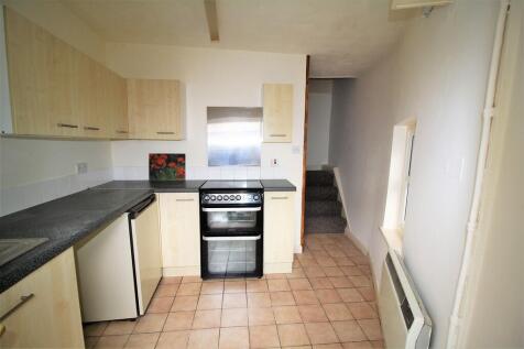 1-bed terraced on Market Street, Newton Abbot, £775/mo