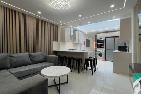 6-bed house on Totnes Grove, Birmingham, £650/mo