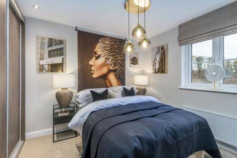 Double bedroom in 4 bedroom Balloch house type