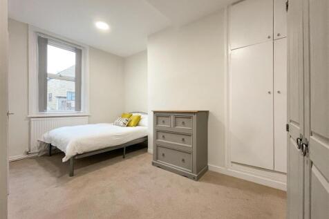 Flat 2_-6.jpg