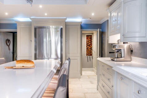 1344036-79-68c283c18b47e-ARW