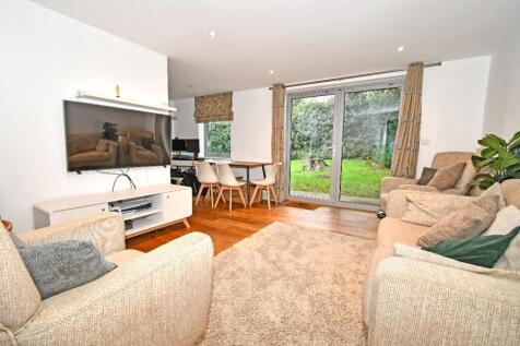 Sitting/Dining Room