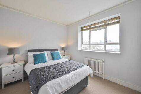 London, SW1V - property photo