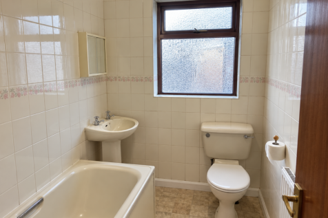 Alford Close, Chesterfield, Derbyshire photo 3