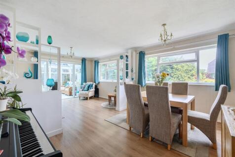 Sitting/Dining Room