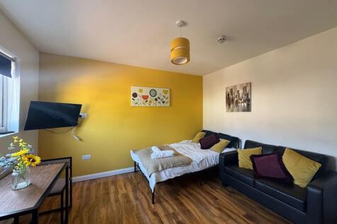 1-bed flat on Room to rent - Fernbank Avenue, Wembley, HA0 2TT, £1,200/mo