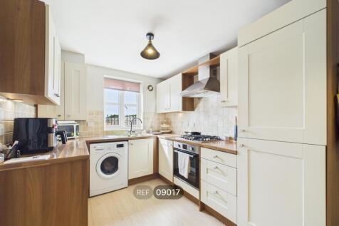 Collins Avenue, Stamford, Lincolnshire, PE9 1FH photo 2
