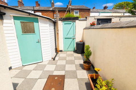 REAR COURTYARD/GARDEN