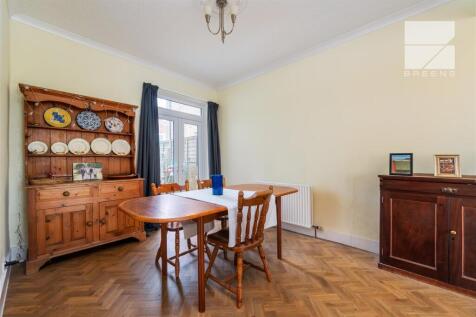 8 Connaught Road_0023.jpg