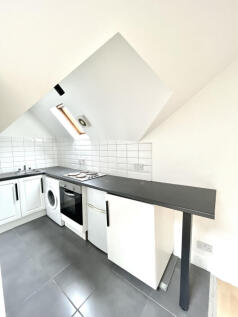 A Well Presented One Bedroom Flat in Palmers Gree