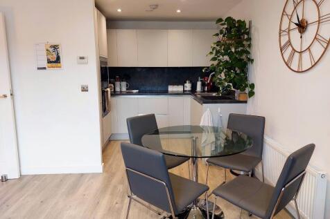 OPEN PLAN KITCHEN