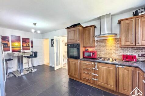 KITCHEN-DINING ROOM