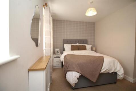 bedroom 2.JPG