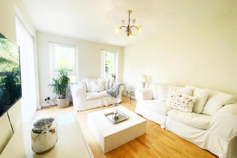 Felbridge Avenue, Pound Hill, Crawley photo 4