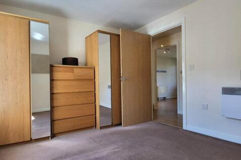 Fuller Close, Bushey Heath, Herts, WD23 photo 4