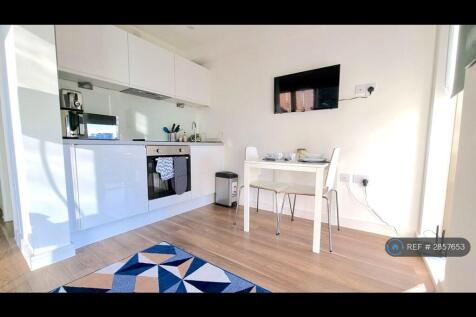 Kitchen And Lounge Area