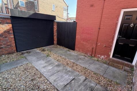 Ashton New Road, Manchester M11 4PB