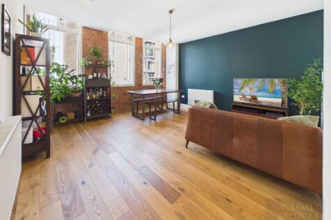 Open Plan Living/Dining Area