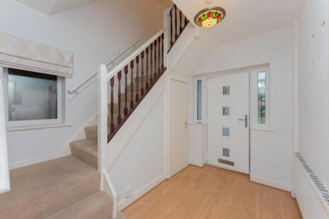 Overlea Drive, Penarlag, CH5 photo 4