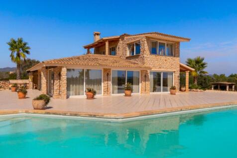 Beautiful natural-stone finca with sea views between Son Carrio and Son Servera