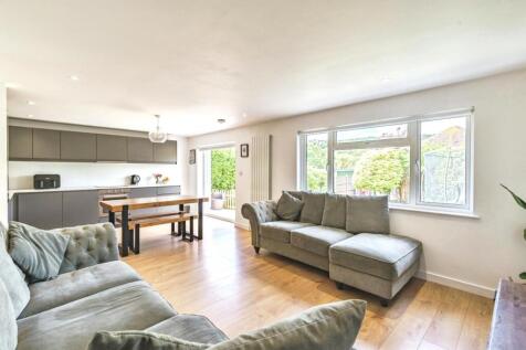 Lounge/Kitchen