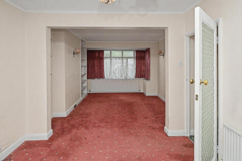 172 Havering Road, Romford  RM1 4TD