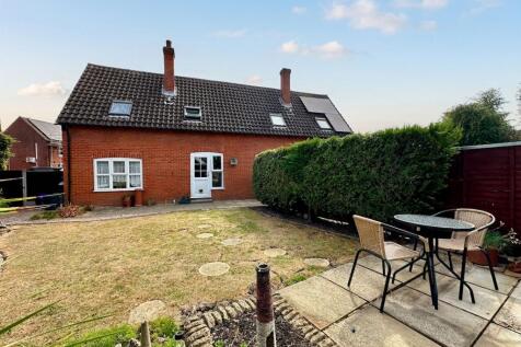 Rear Garden to House