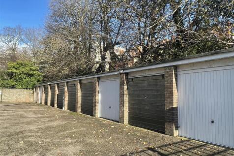 Eaton Gardens, Hove photo 3