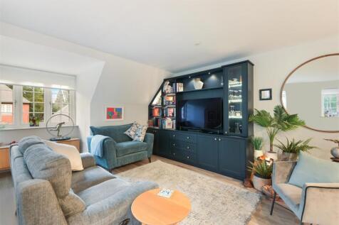 DE CLARE COURT (12).jpg