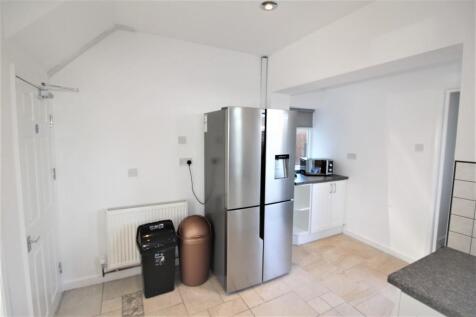 Kitchen (c) 