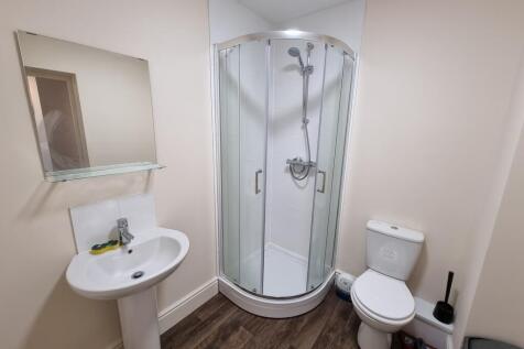 Flat 3, 4-6 Victoria Terrace photo 5