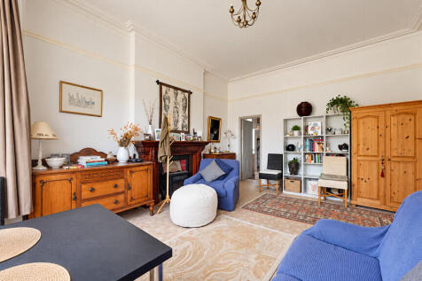 Living Room - Ang...